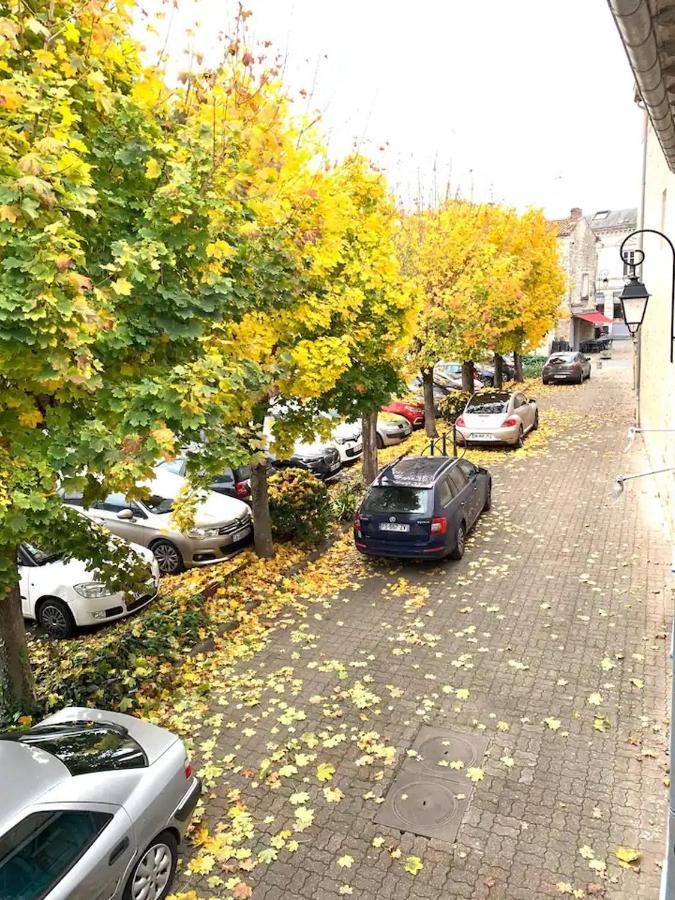 Apt 67M2 Hyper Centre: 2 Chambres, Cuisine Tv Wifi Fontenay-le-Comte Kültér fotó